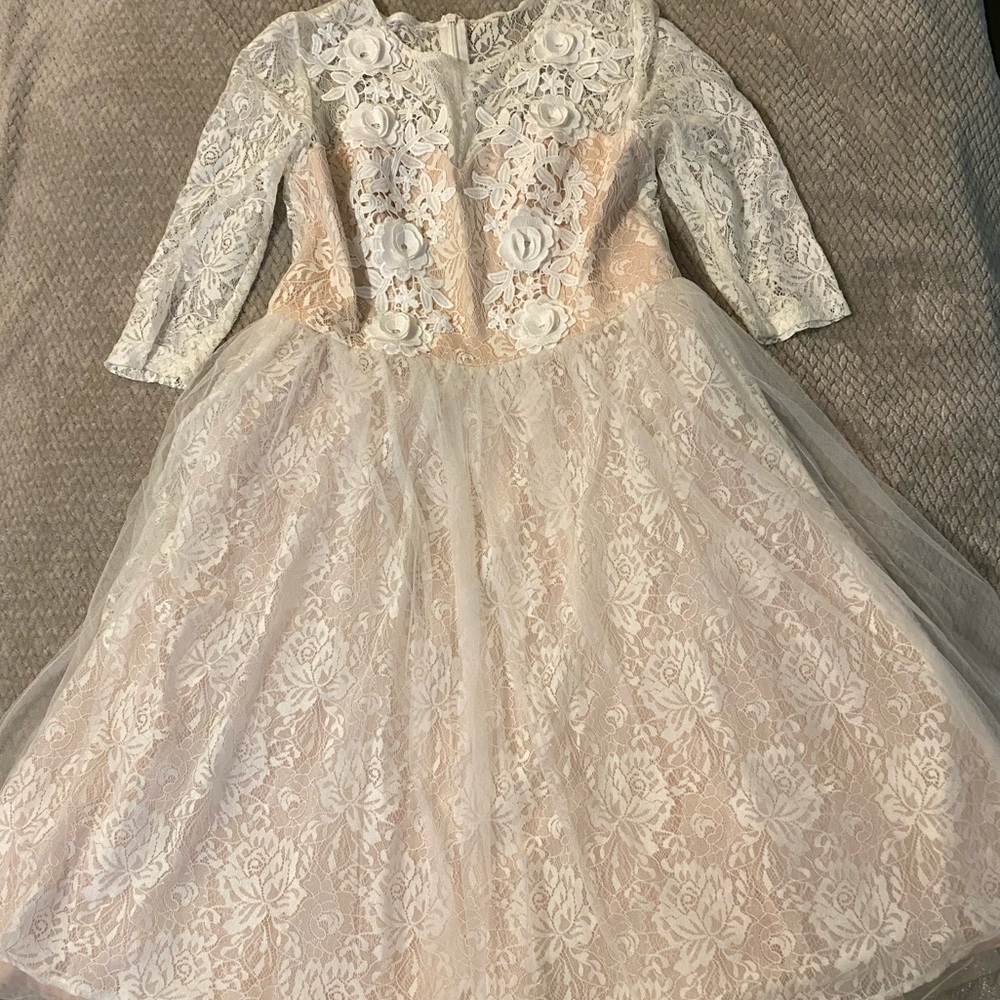 White Premium Midi adress